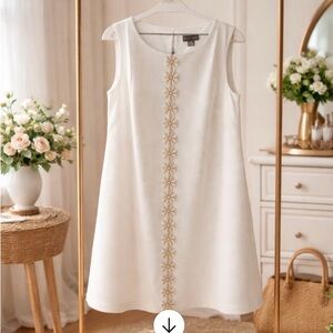 Jessica Howard Plus Size Ivory Sleeveless Tunic/Dress with Floral Trim